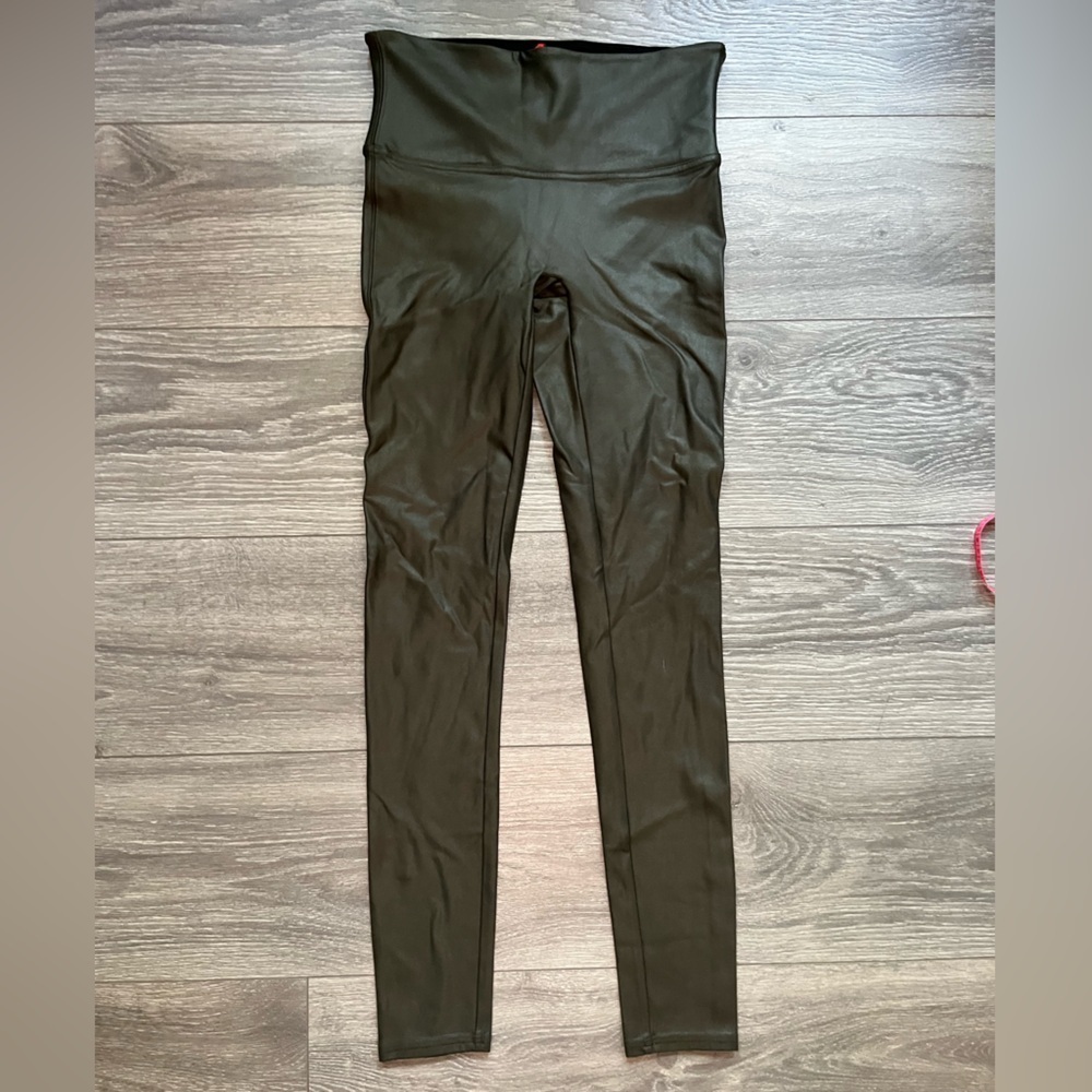 SPANX Olive Army Green Liquid Faux Leather Casual Party Biker Leggings Size M